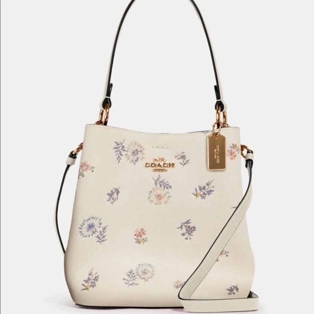 NWOT Coach small town bucket bag dandelion